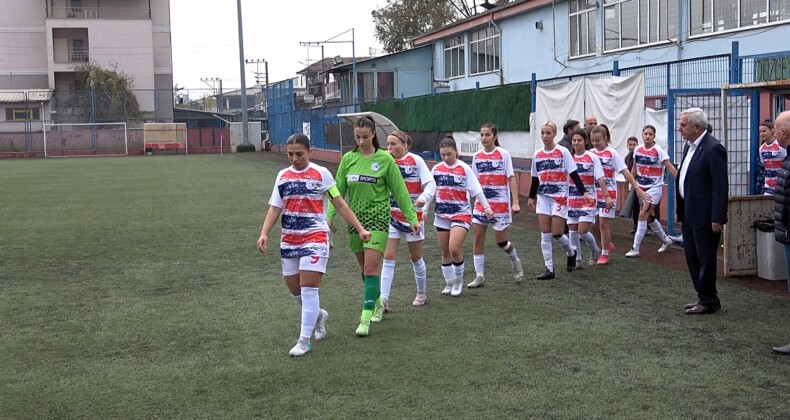 Düzce Kadın Futbol Kulübü, ilk maçında kadın ve çocuk ölümlerini protesto etti