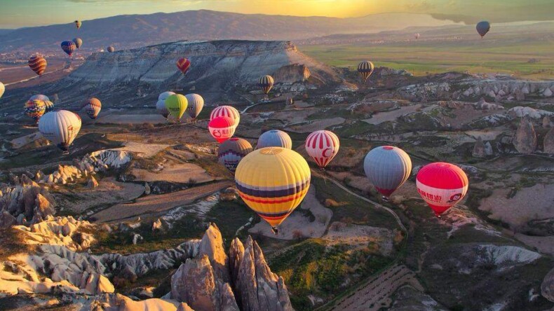 Kapadokya’dak sıcak hava balonları, yılın ilk 10 ayında 675 bin kişiyi taşıdı